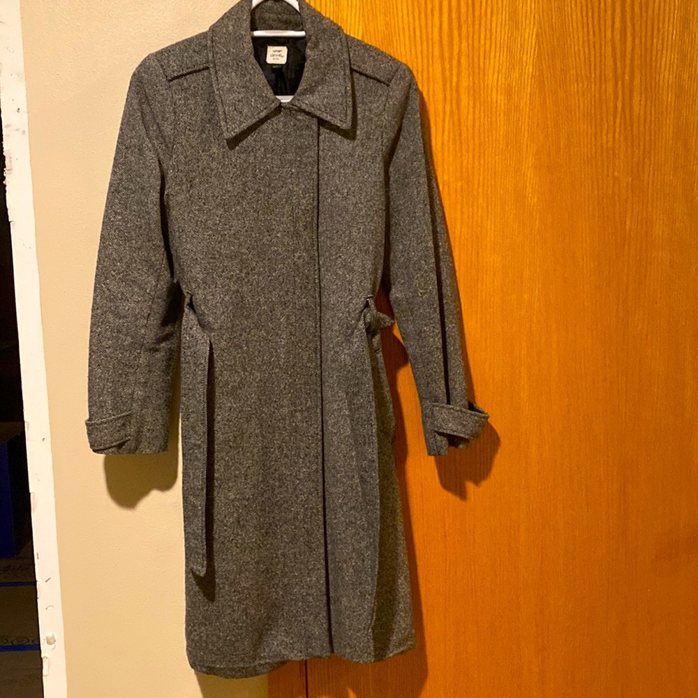 Black and white tweed mid length jacket. Great condition! Old navy
